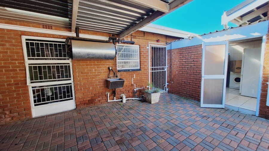 To Let 3 Bedroom Property for Rent in Bedelia Free State